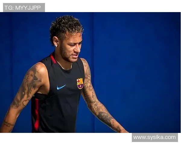 足球明星后背纹身图案揭秘个性与信念的完美结合